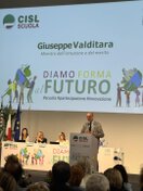 Immagine del Ministro Valditara del MIM all'VIII Congresso Nazionale CISL Scuola.